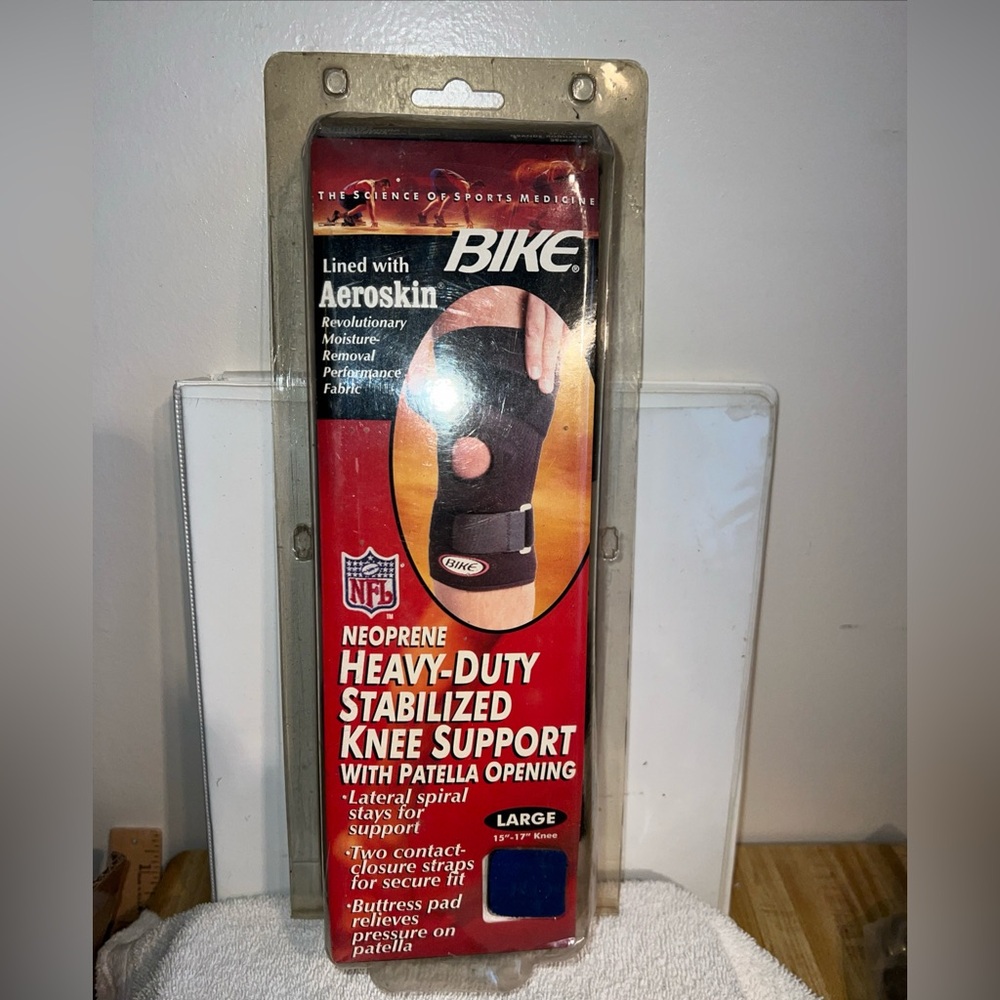 BIKE Neoprene Heavy Duty Stabilized Knee Support With Patella Opening Large NIB